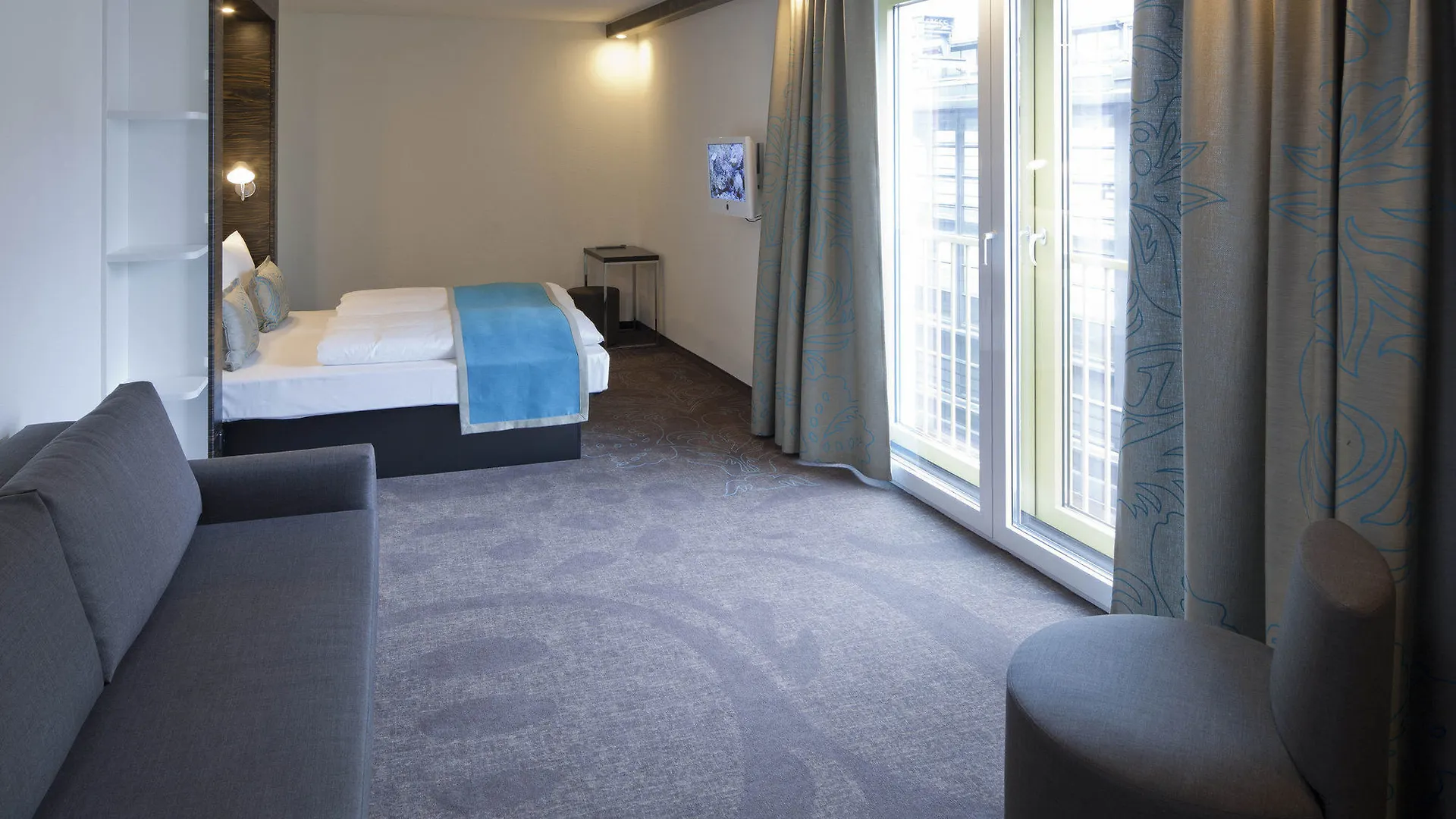 Motel One Berlin Ku'Damm 3*,  Germany